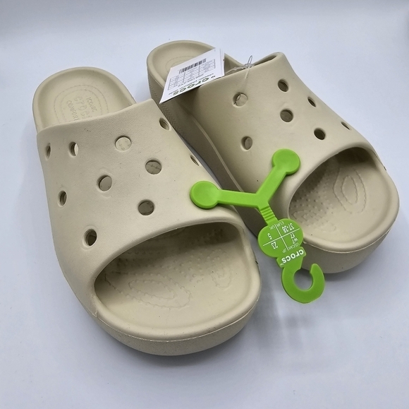 ⭐️40% Off⭐️ Crocs Classic Platform Slide in Bone - Picture 2 of 8